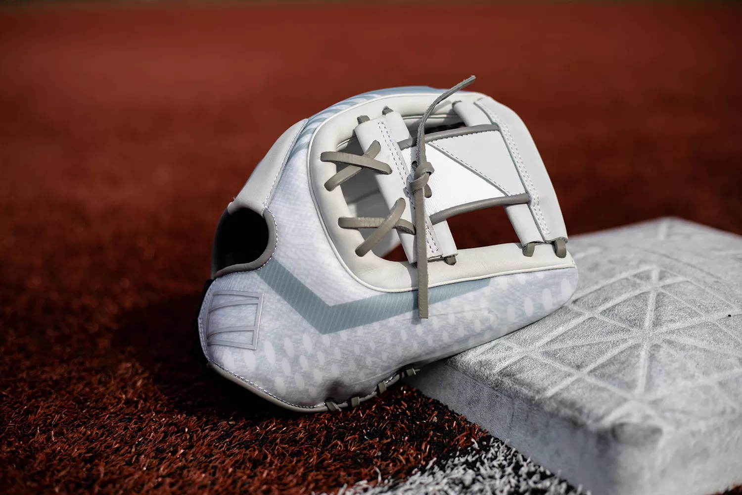 Rawlings 11.75" REV1X Series Fastpitch Glove 2023 4 Rawlings 11.75" REV1X Series Fastpitch Glove 2023 - Image 2